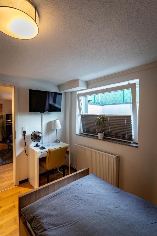 Gemuetliche 2-Zimmer Souterrain Wohnung Dusseldorf Exterior photo